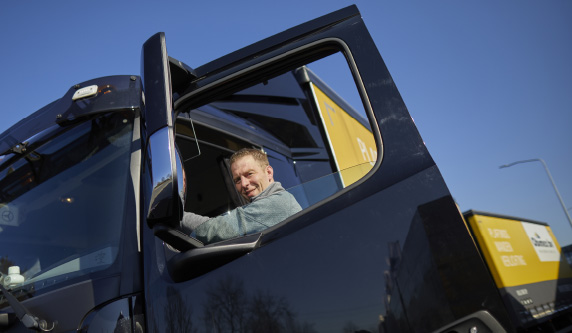logistiek-vrachtwagen-chauffeur